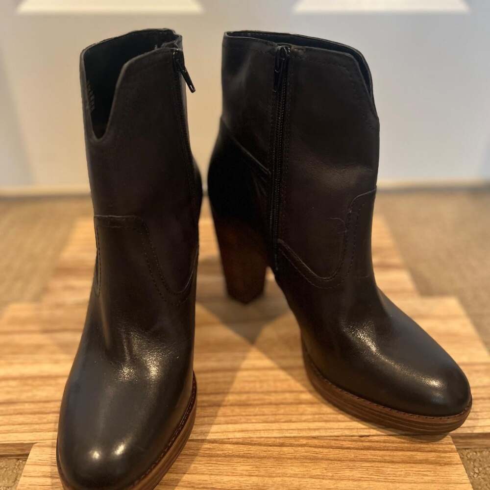 Lucky Brand Women's Brown and Black Boots